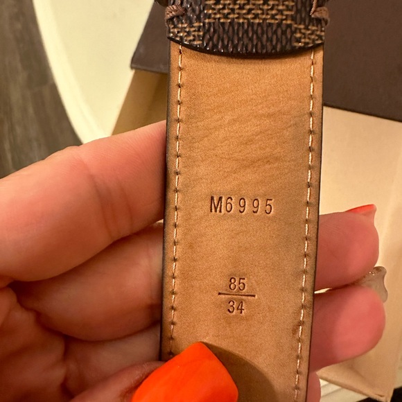 Louis Vuitton leather belt - Picture 4 of 5
